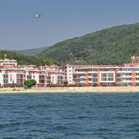 Privilege Beach Apartments Sveti Vlas Esterno foto