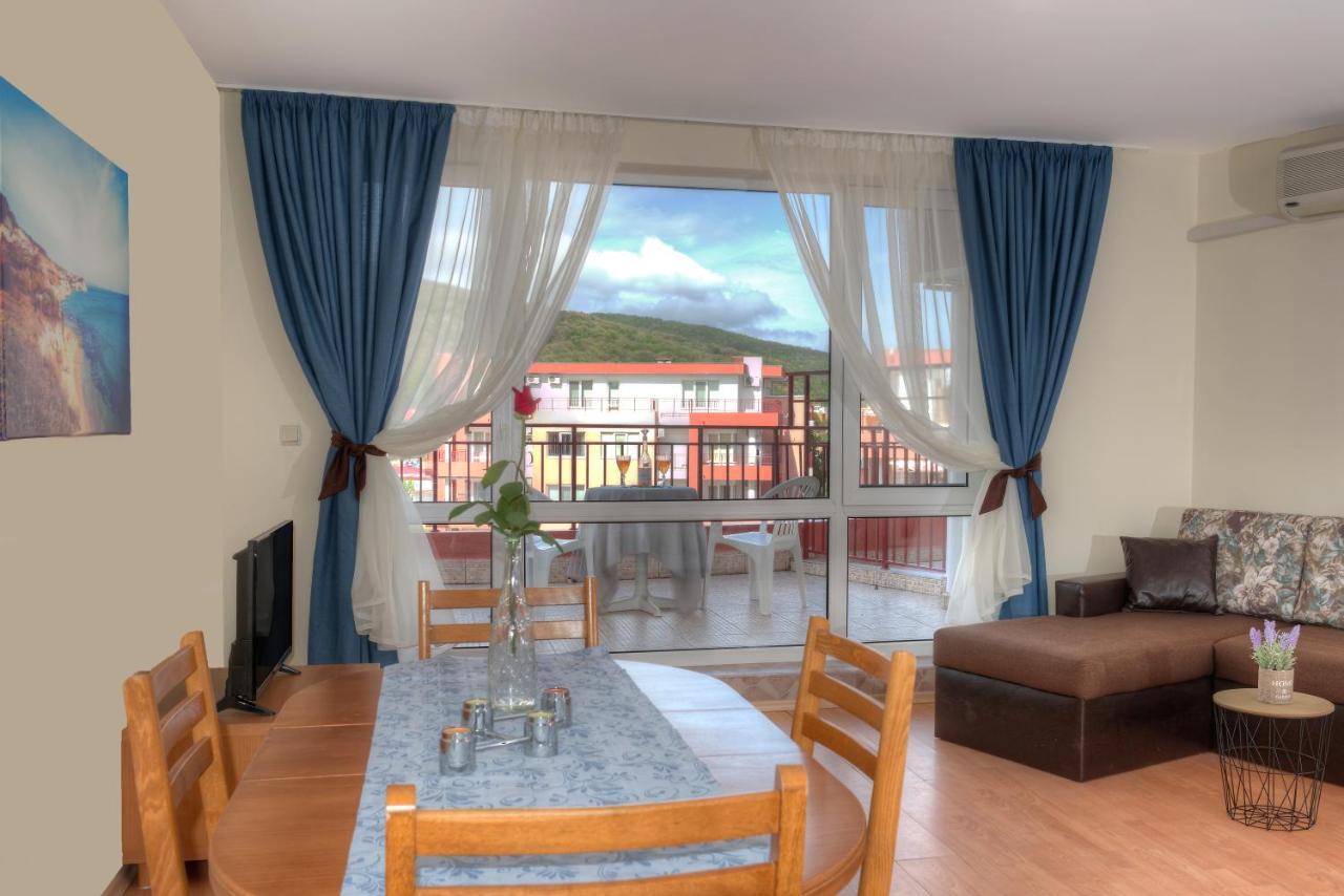 Privilege Beach Apartments Sveti Vlas Esterno foto