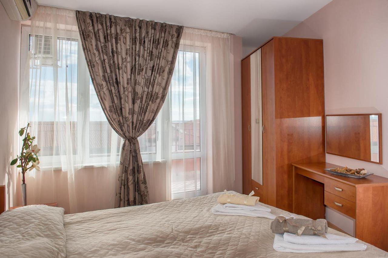 Privilege Beach Apartments Sveti Vlas Esterno foto