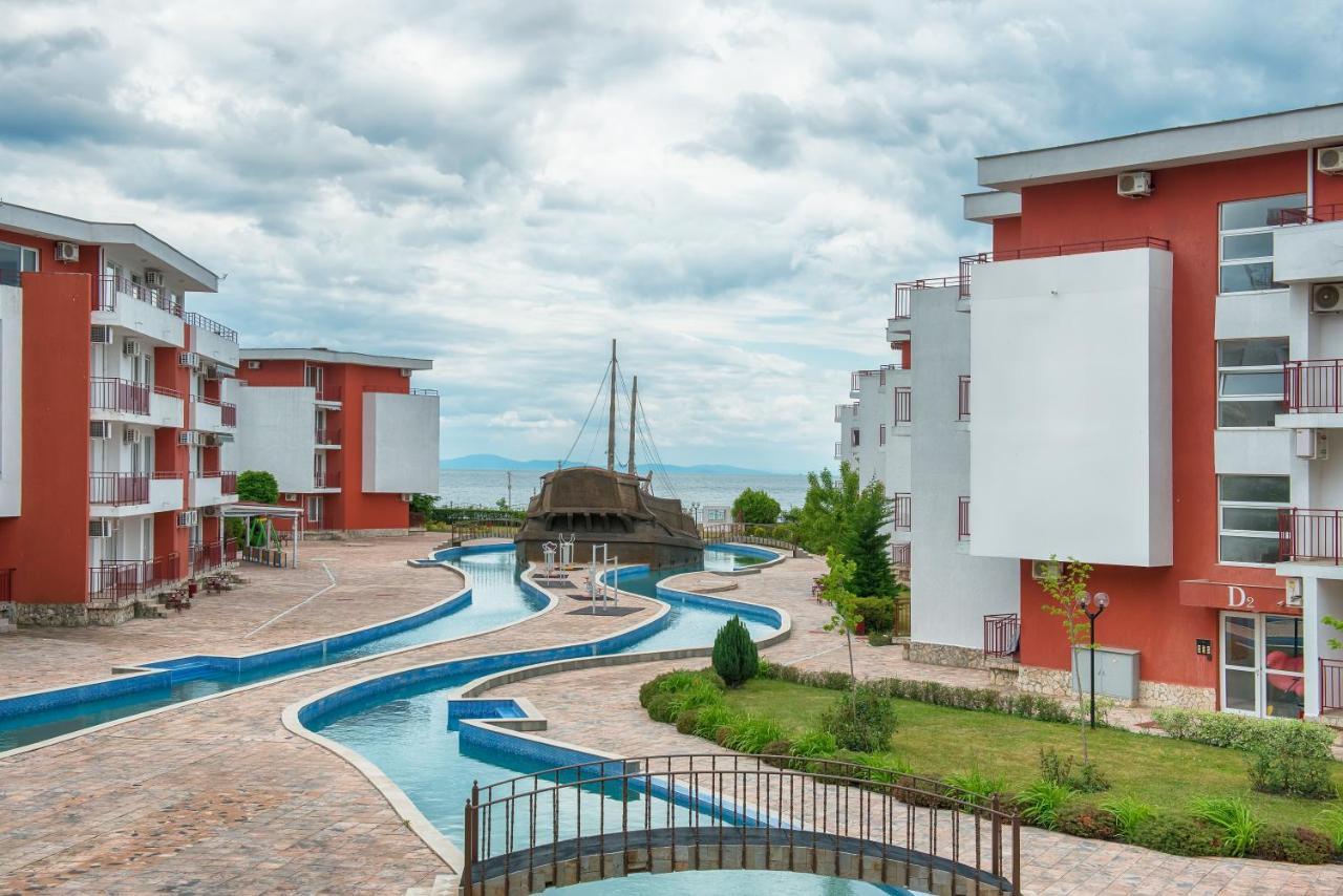 Privilege Beach Apartments Sveti Vlas Esterno foto