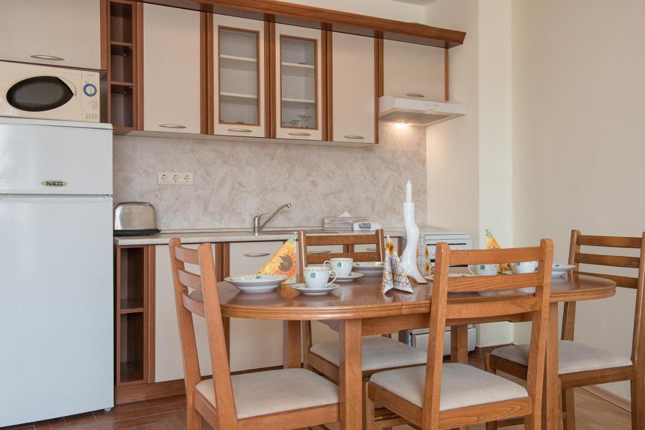 Privilege Beach Apartments Sveti Vlas Esterno foto