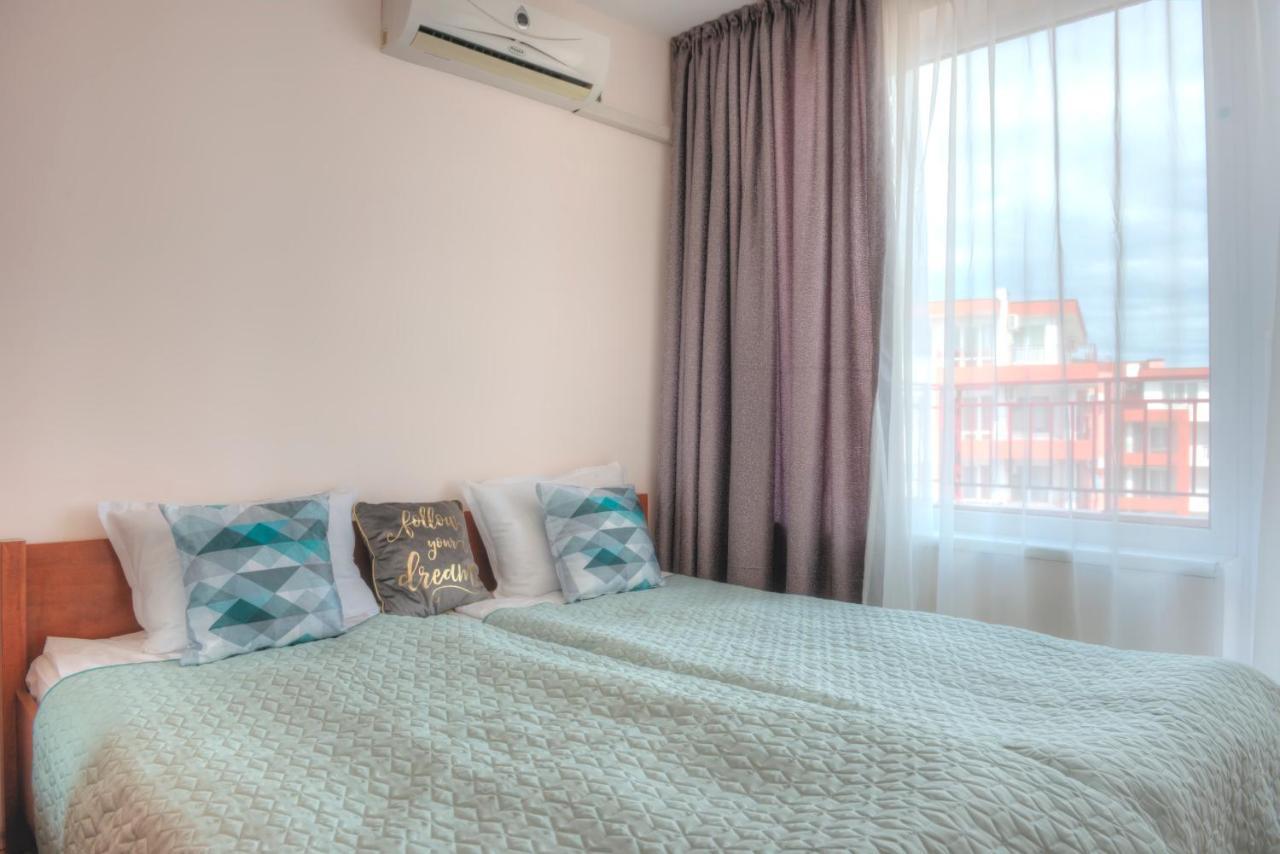 Privilege Beach Apartments Sveti Vlas Esterno foto