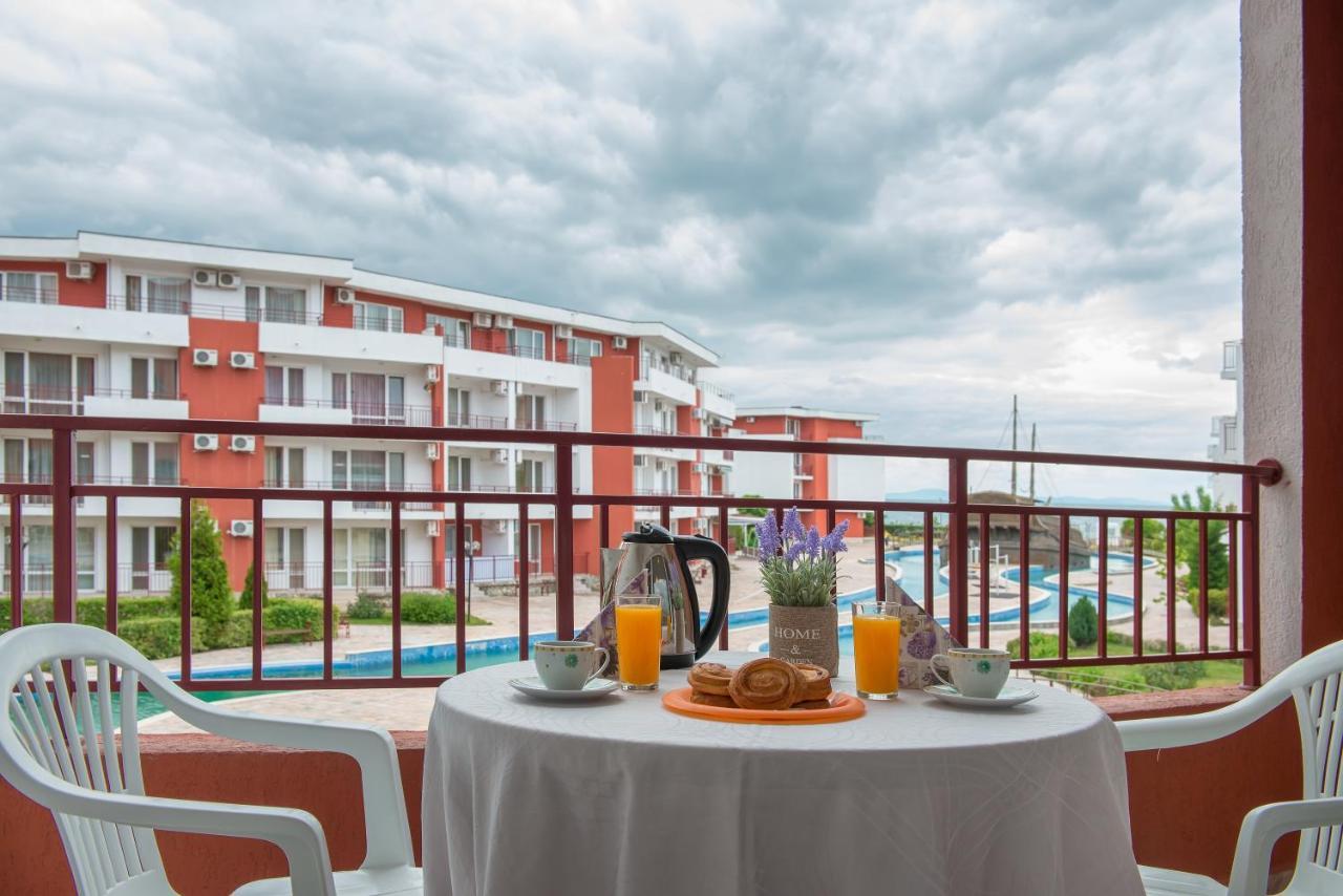 Privilege Beach Apartments Sveti Vlas Esterno foto
