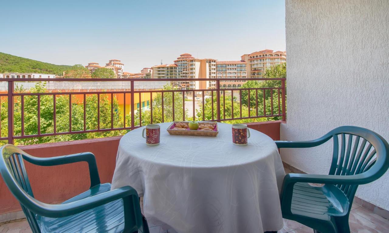 Privilege Beach Apartments Sveti Vlas Esterno foto