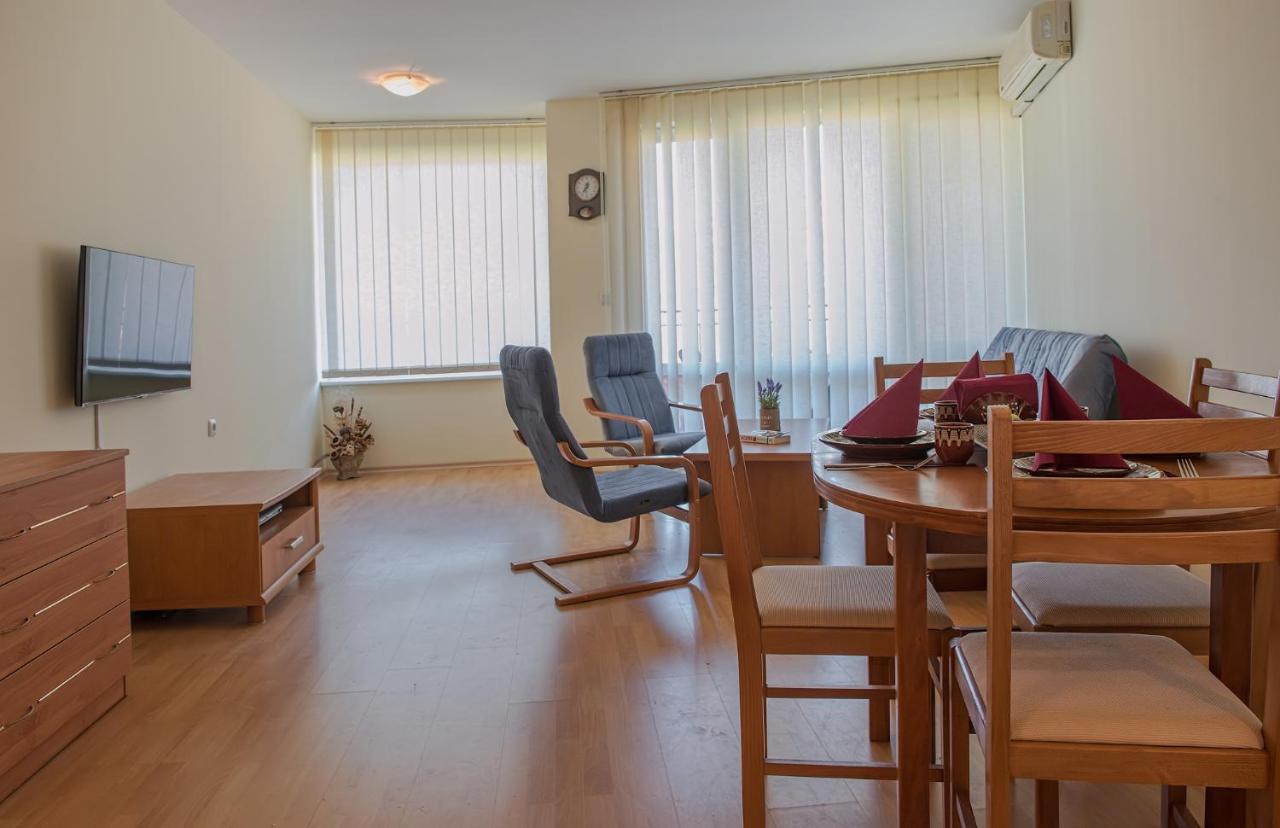 Privilege Beach Apartments Sveti Vlas Esterno foto