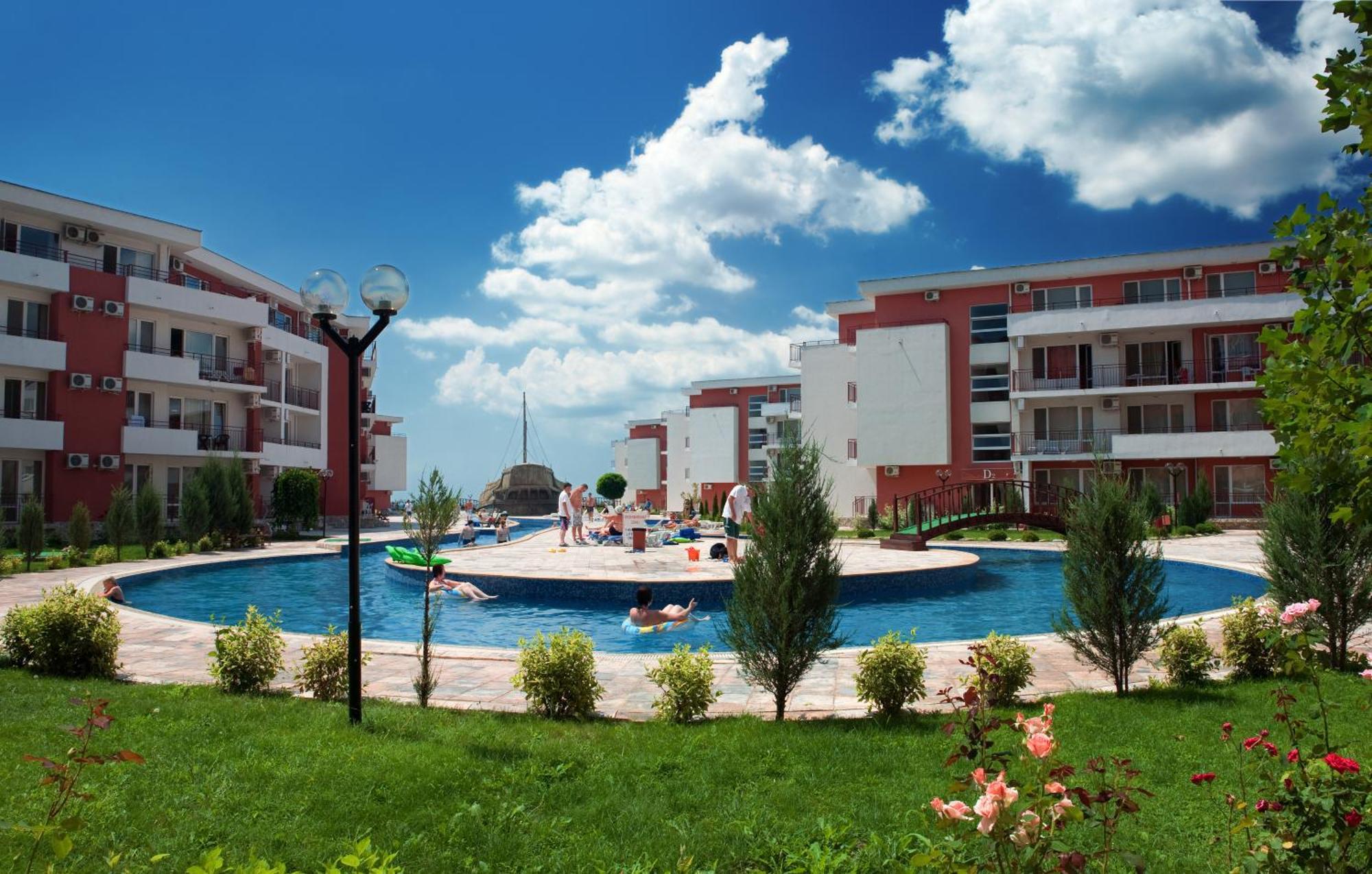 Privilege Beach Apartments Sveti Vlas Esterno foto