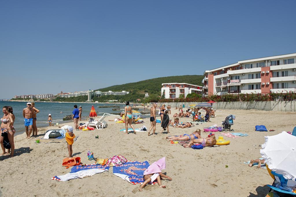 Privilege Beach Apartments Sveti Vlas Esterno foto